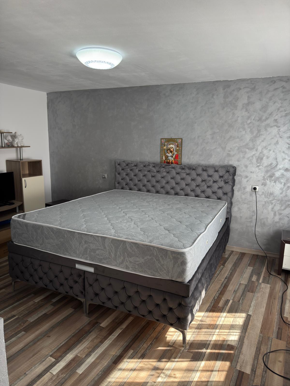 Pat Chesterfield 180x200cm, Gri antracit catifea